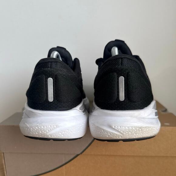 Brooks Adrenaline GTS Black/White Men Running Sneakers- 10.5 main image 4